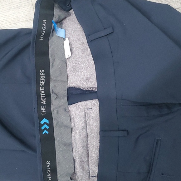 Men’s Haggar Flat Front Straight Fit Active Series Pants size 44x29 - Picture 3 of 3